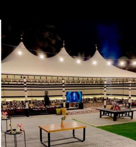 خيام ملكية في حي الياسمين 